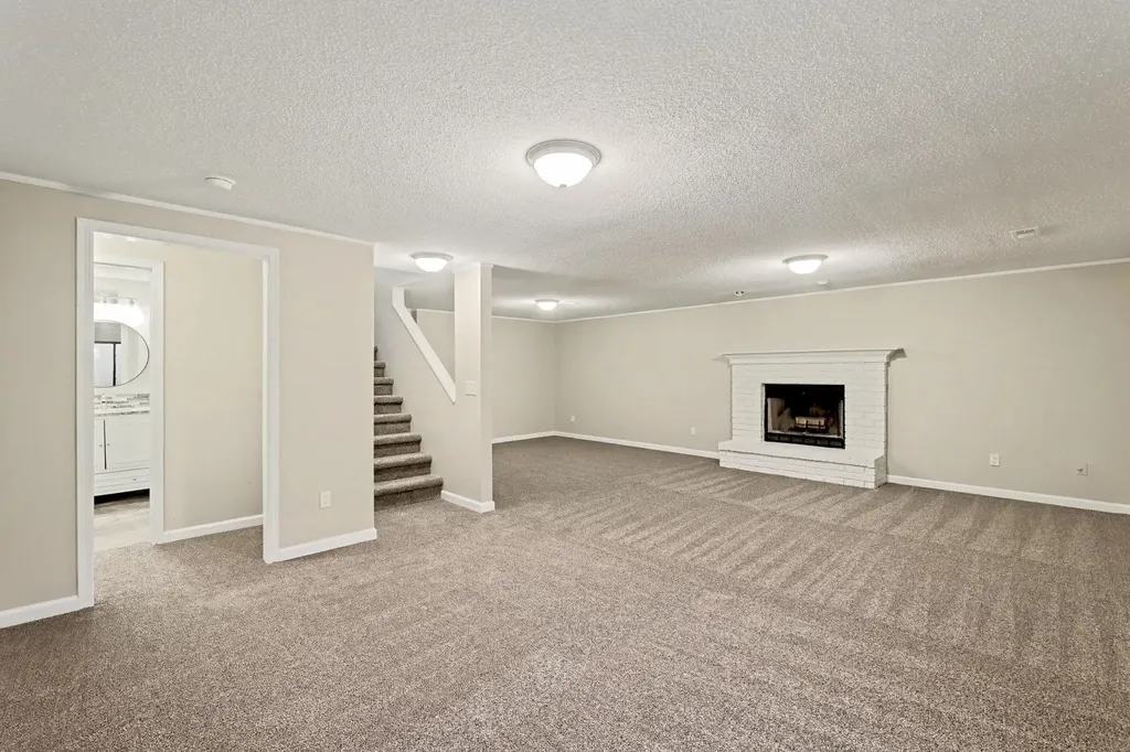 1813 N Pine Grove Street Wichita KS 67212