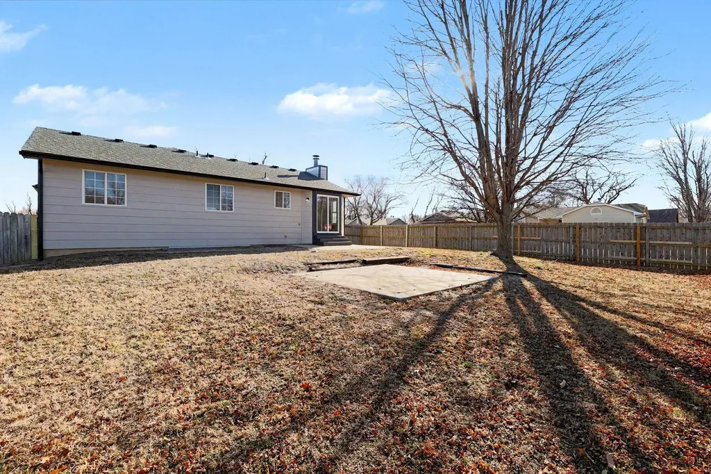 1813 N Pine Grove Street Wichita KS 67212