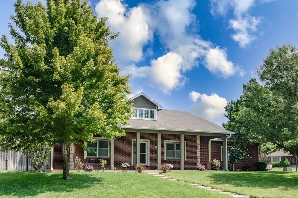 114 W Woodland Court Mulvane KS 67110