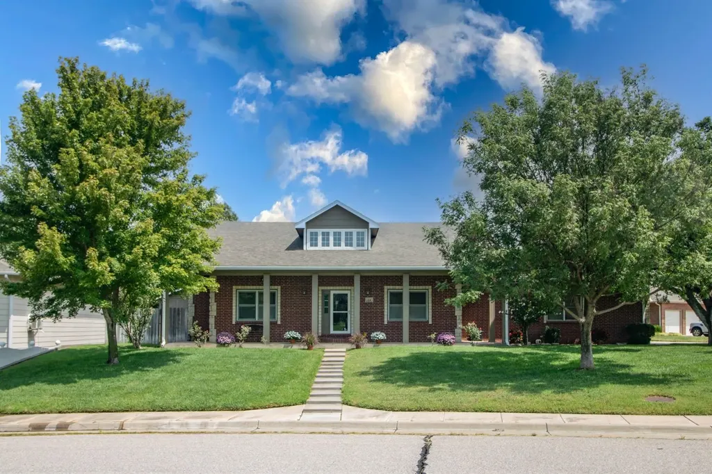 114 W Woodland Court Mulvane KS 67110