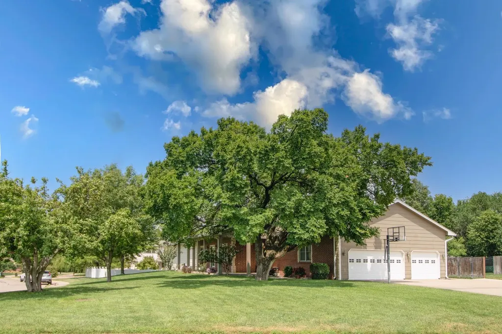 114 W Woodland Court Mulvane KS 67110
