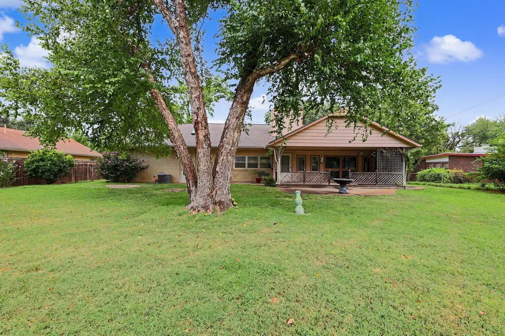 1901 W Nottingham Lane Wichita KS 67204