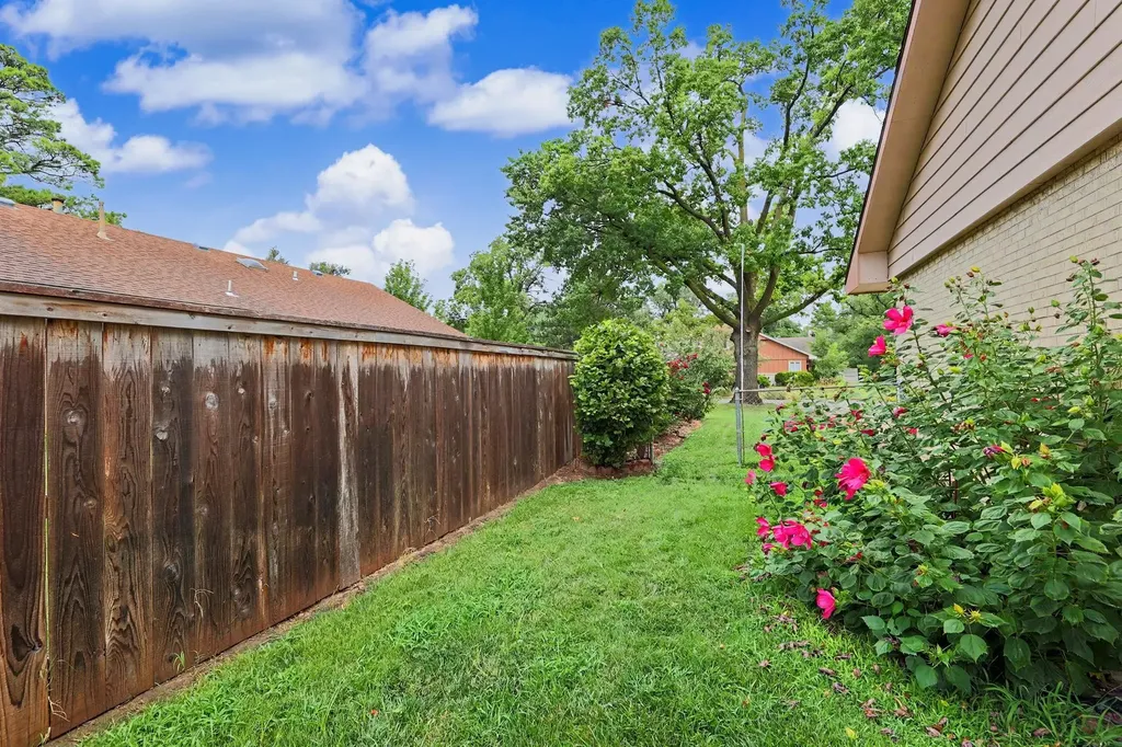1901 W Nottingham Lane Wichita KS 67204