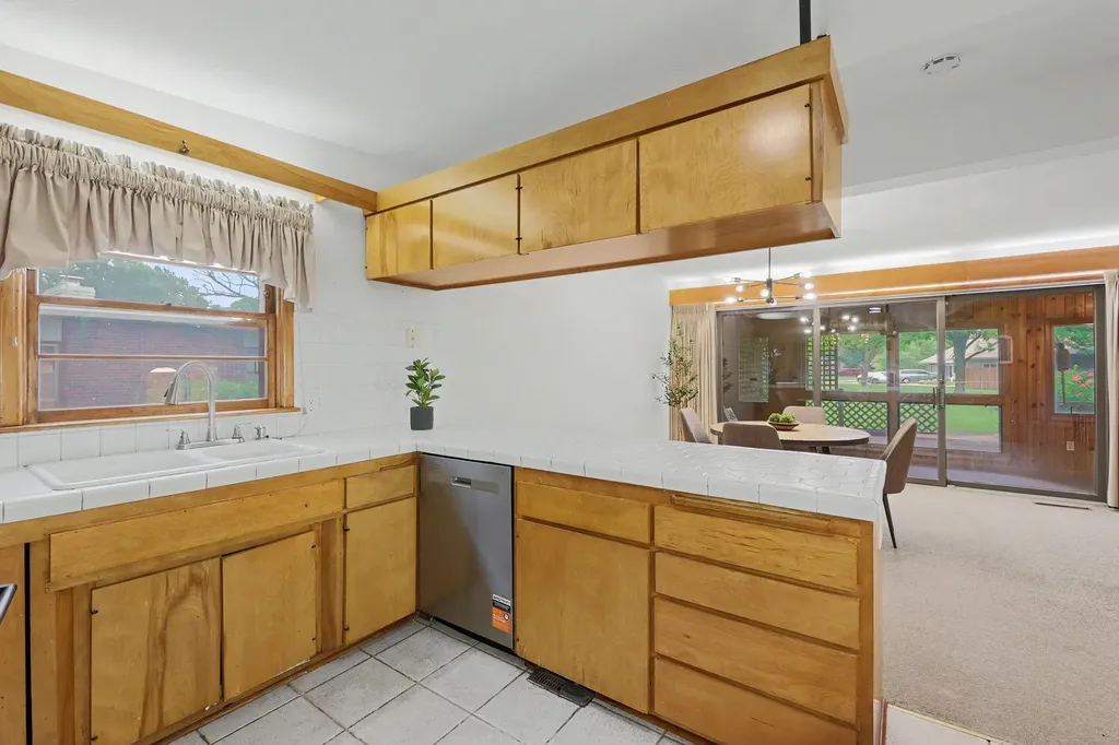 1901 W Nottingham Lane Wichita KS 67204