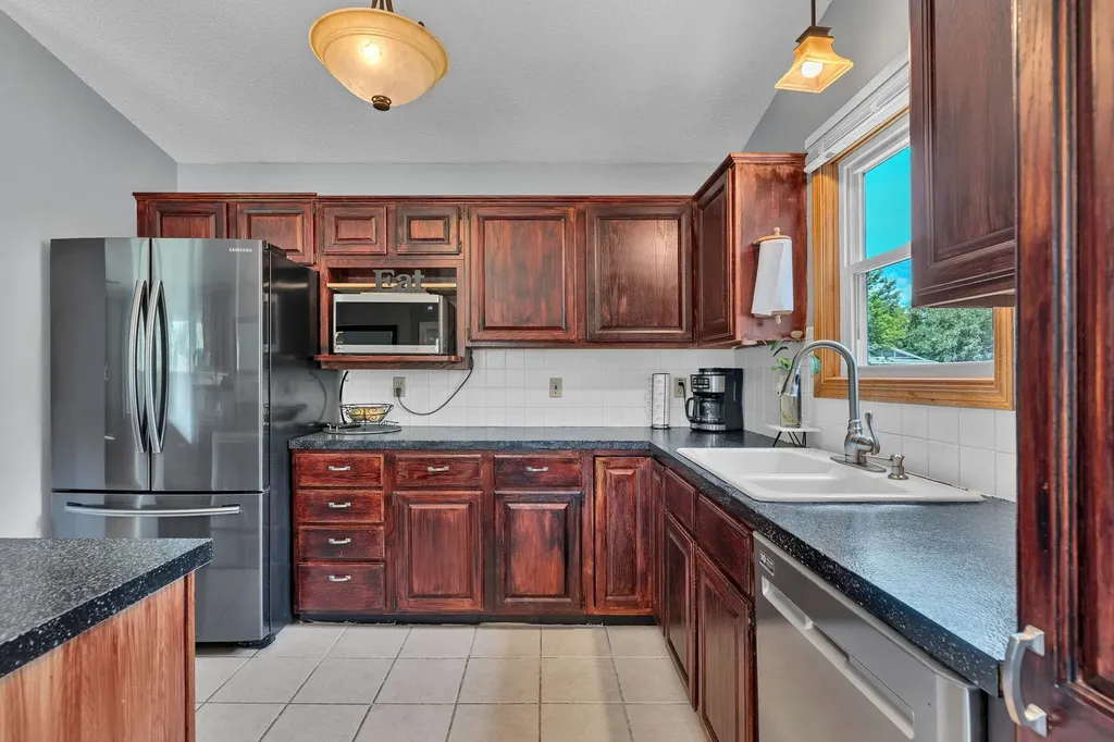 1833 N Shefford Wichita KS 67212