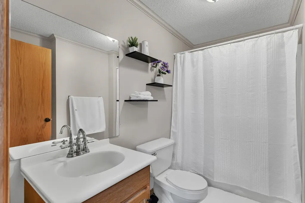 1833 N Shefford Wichita KS 67212