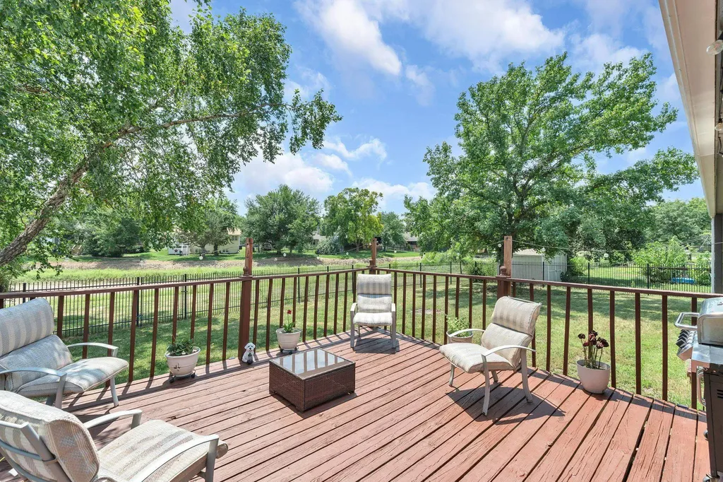 1833 N Shefford Wichita KS 67212