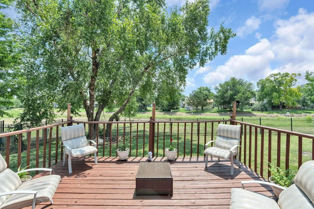 1833 N Shefford Wichita KS 67212