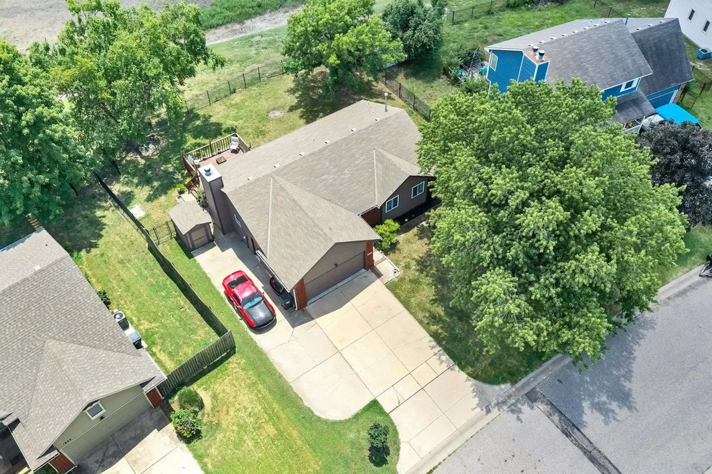 1833 N Shefford Wichita KS 67212