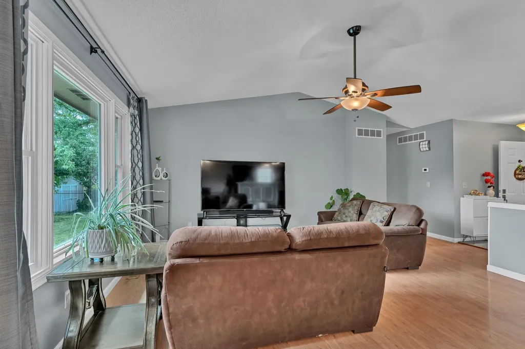 1833 N Shefford Wichita KS 67212