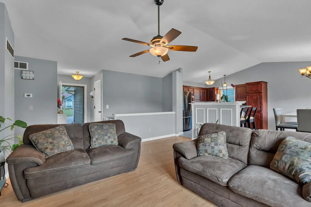 1833 N Shefford Wichita KS 67212