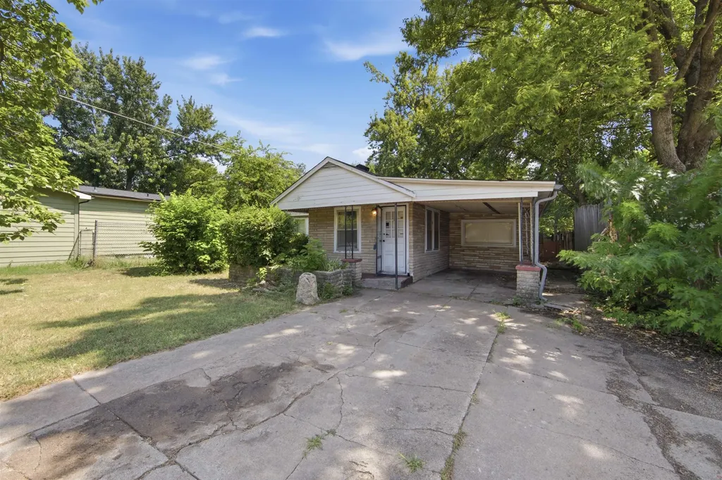 1925 W Mccormick Wichita KS 67213