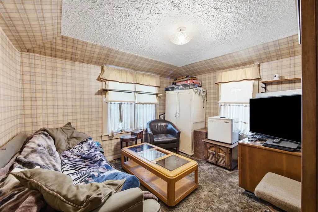 1925 W Mccormick Wichita KS 67213