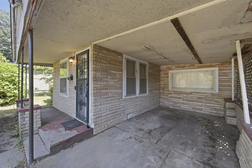 1925 W Mccormick Wichita KS 67213