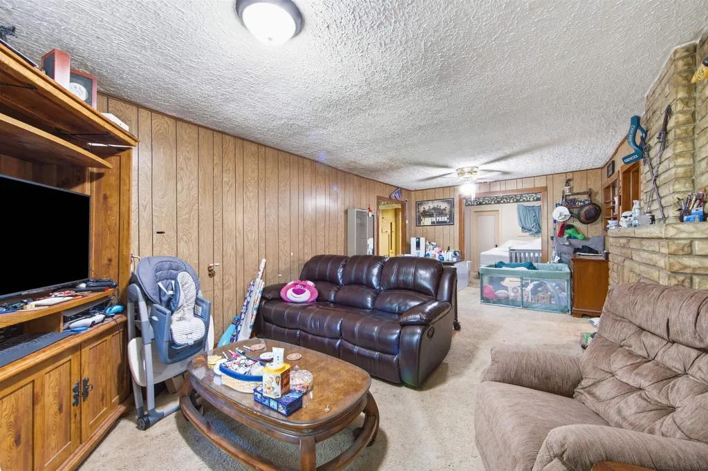 1925 W Mccormick Wichita KS 67213