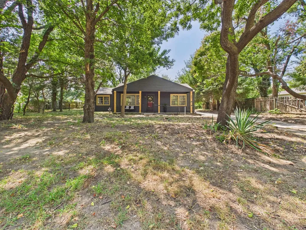 907 N Flora Street Wichita KS 67212
