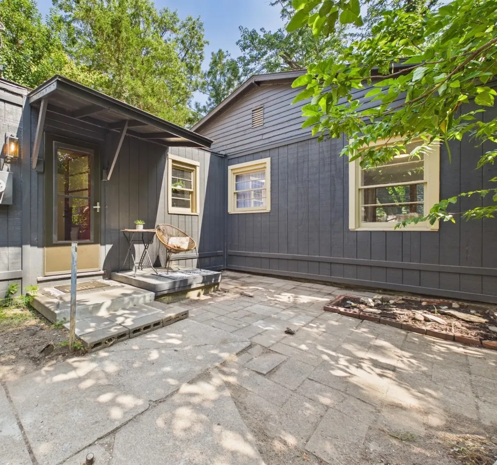 907 N Flora Street Wichita KS 67212