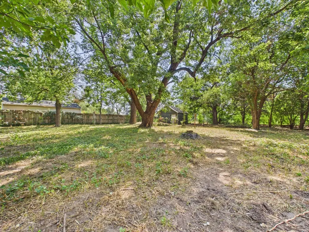 907 N Flora Street Wichita KS 67212