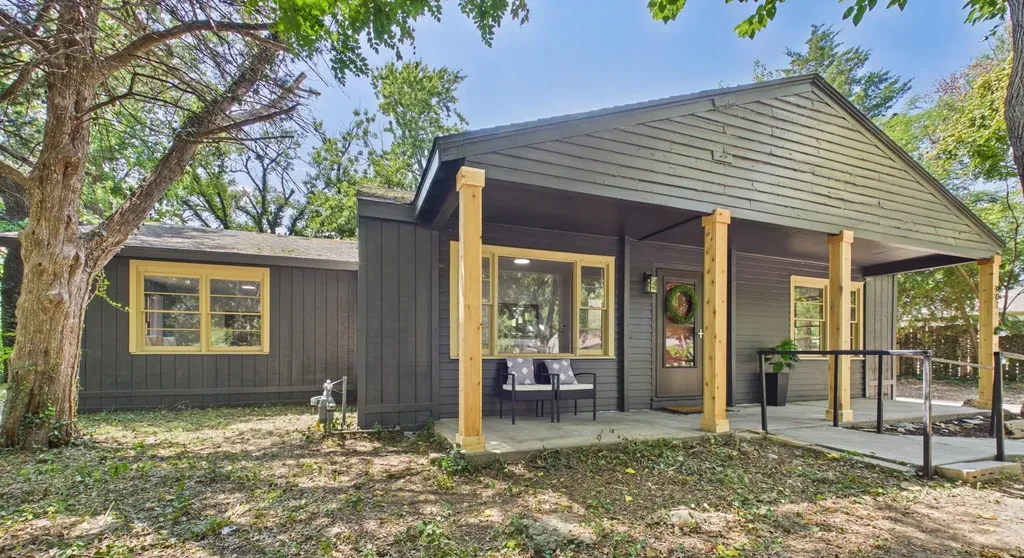 907 N Flora Street Wichita KS 67212