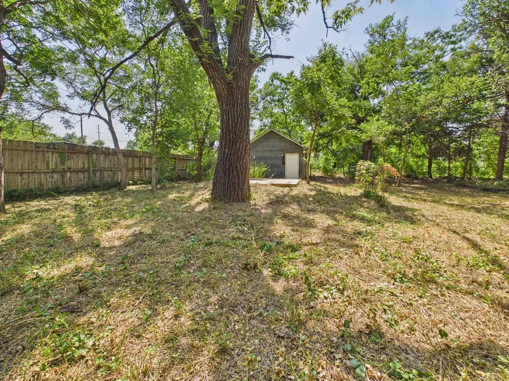 907 N Flora Street Wichita KS 67212