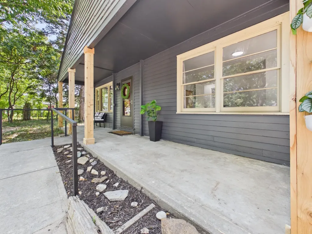 907 N Flora Street Wichita KS 67212