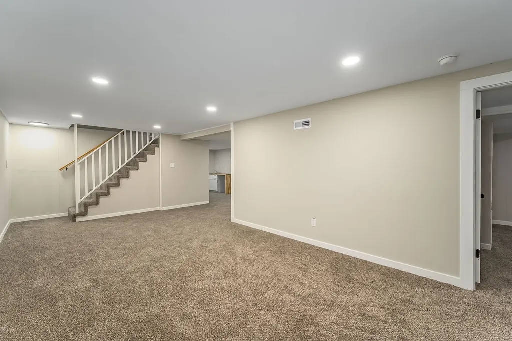 1858 S Volutsia Avenue Wichita KS 67211-4733