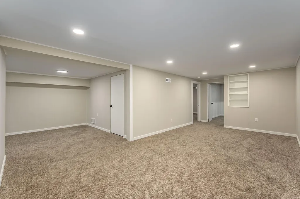 1858 S Volutsia Avenue Wichita KS 67211-4733