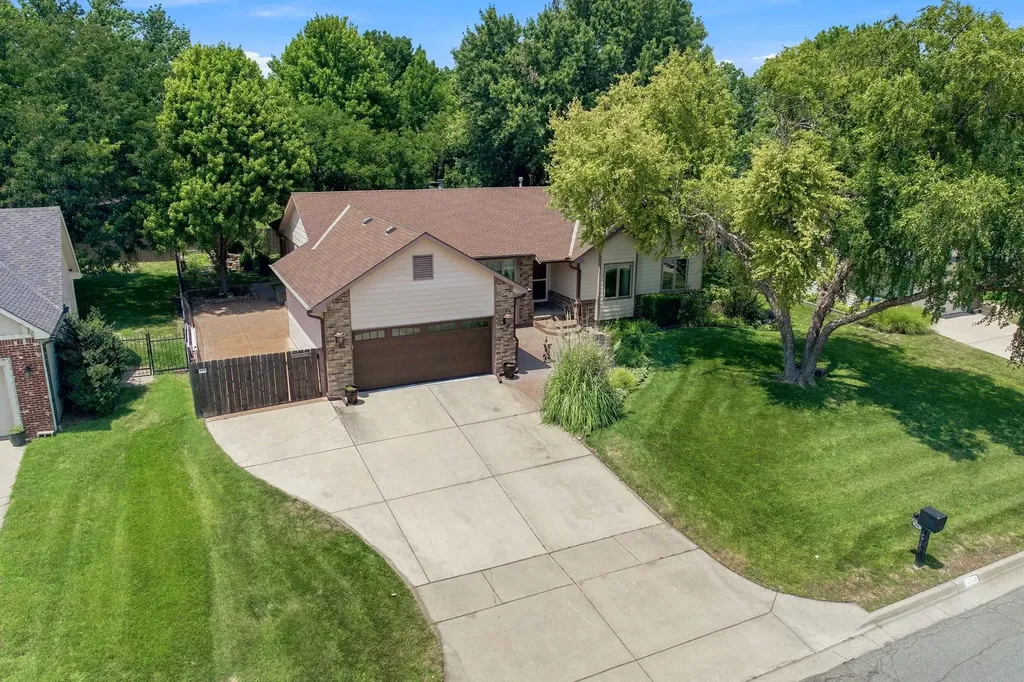 121 S Parkridge Wichita KS 67209