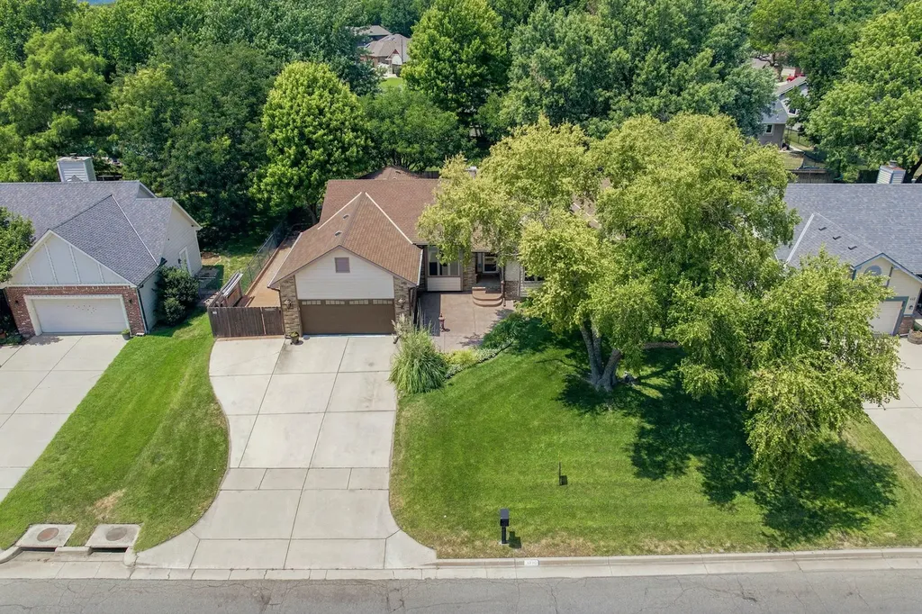 121 S Parkridge Wichita KS 67209