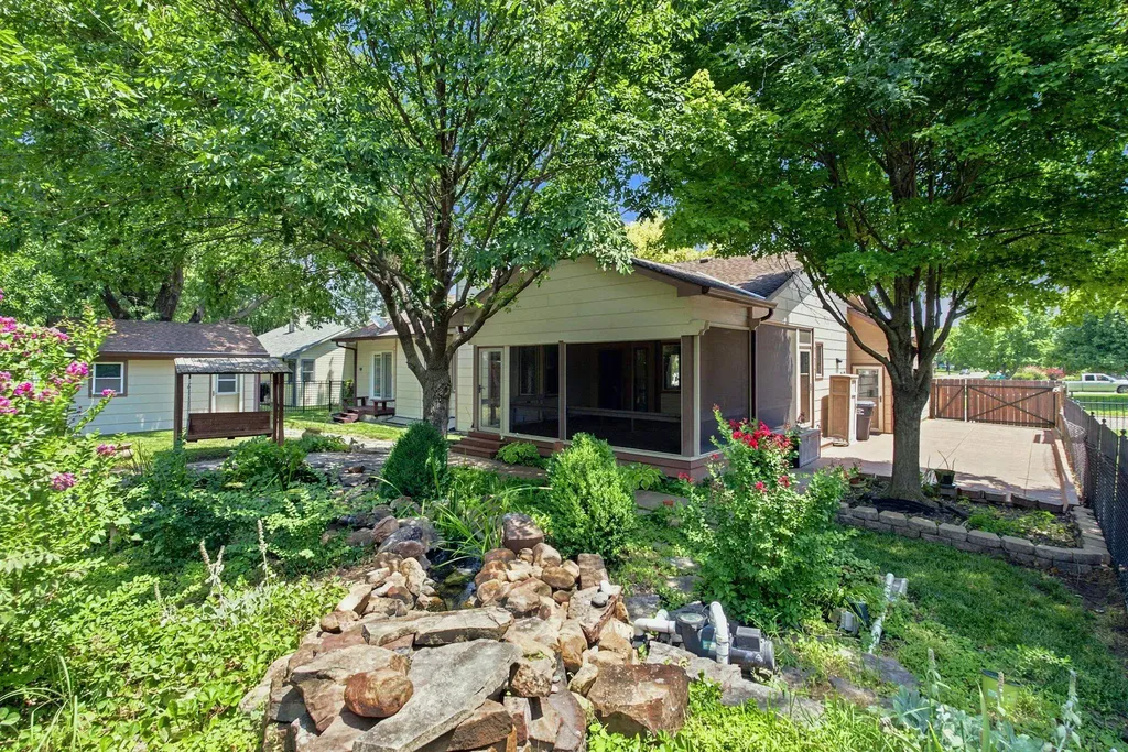 121 S Parkridge Wichita KS 67209