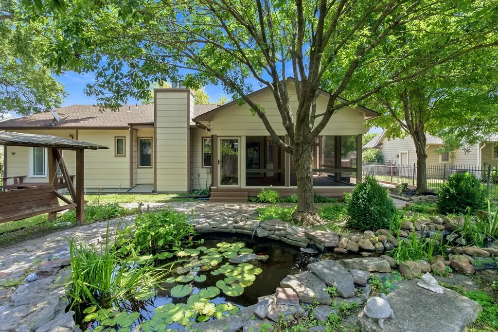 121 S Parkridge Wichita KS 67209