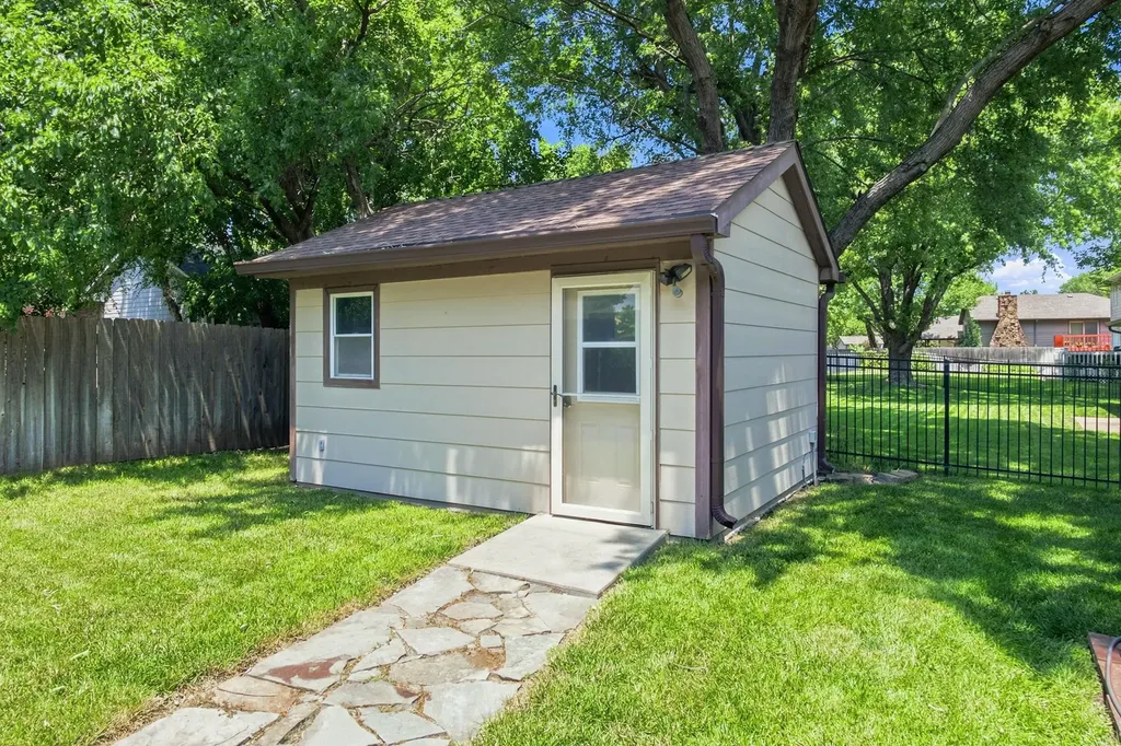 121 S Parkridge Wichita KS 67209