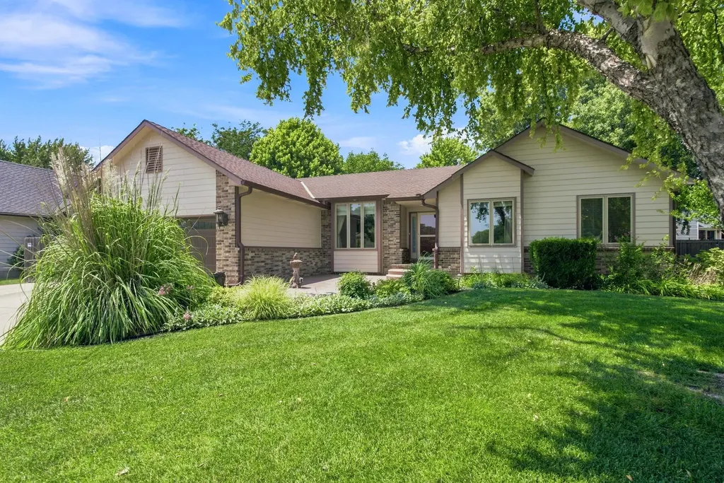 121 S Parkridge Wichita KS 67209