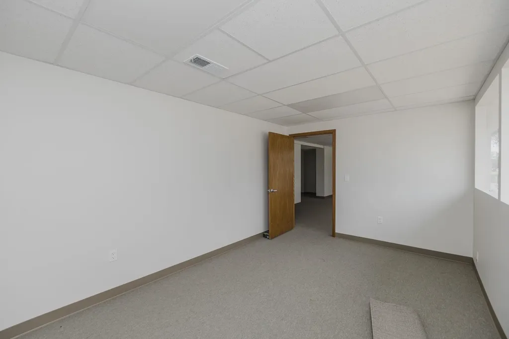 2021 E 4th Street Hutchinson KS 67501