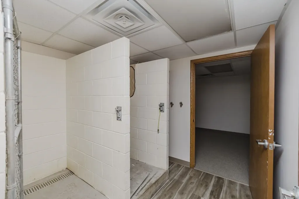 2021 E 4th Street Hutchinson KS 67501