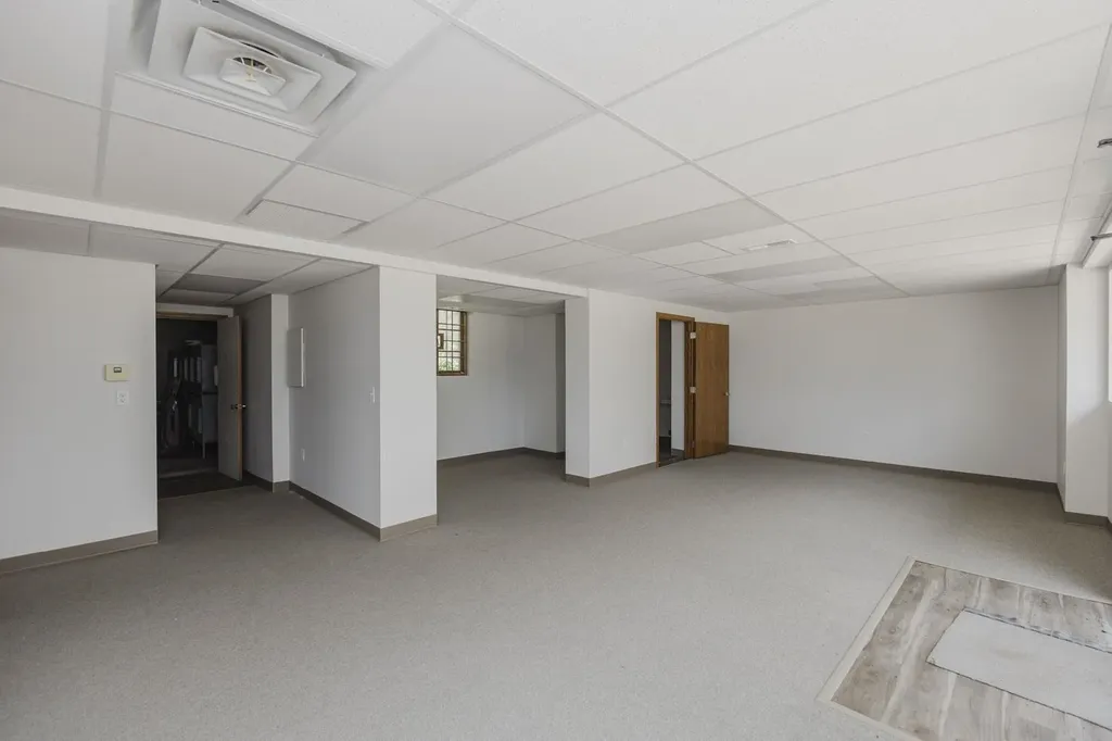 2021 E 4th Street Hutchinson KS 67501