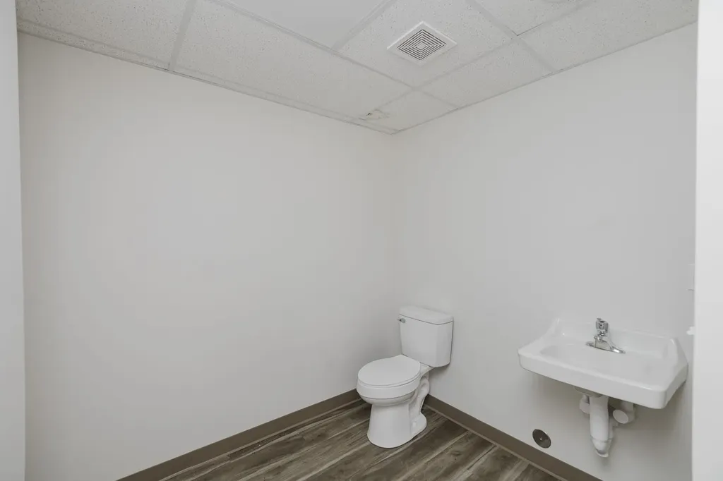 2021 E 4th Street Hutchinson KS 67501