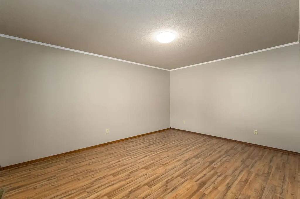 925 S Honeybrook Lane Derby KS 67037-3621