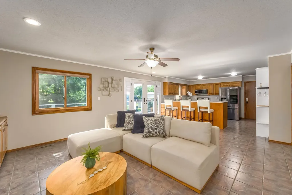 925 S Honeybrook Lane Derby KS 67037-3621