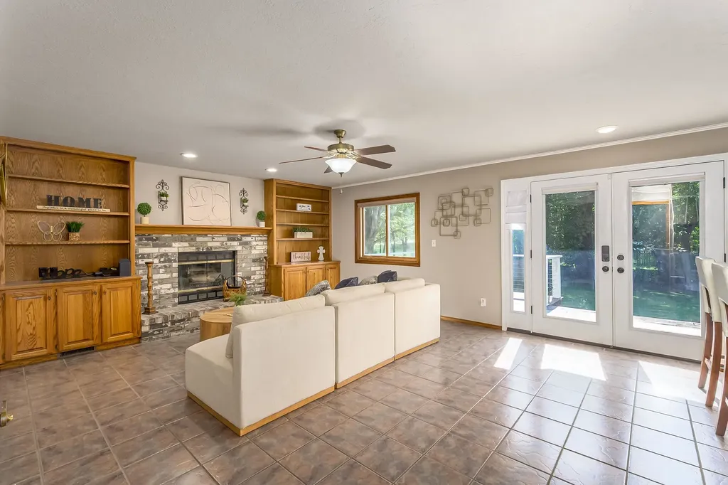 925 S Honeybrook Lane Derby KS 67037-3621