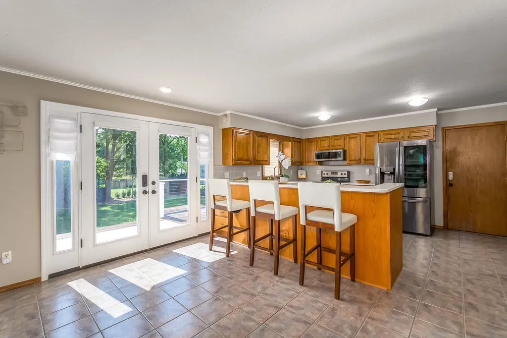 925 S Honeybrook Lane Derby KS 67037-3621