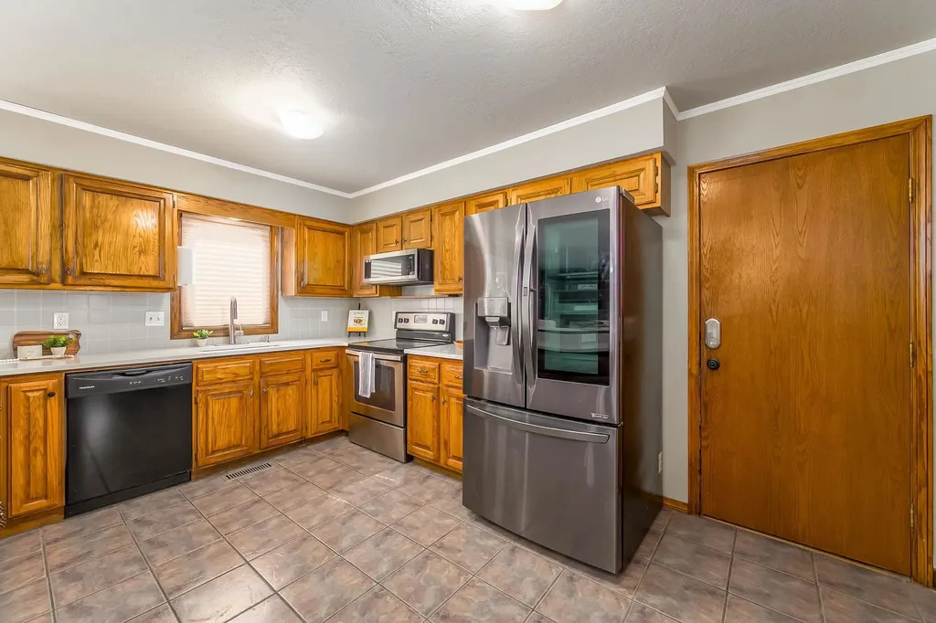 925 S Honeybrook Lane Derby KS 67037-3621