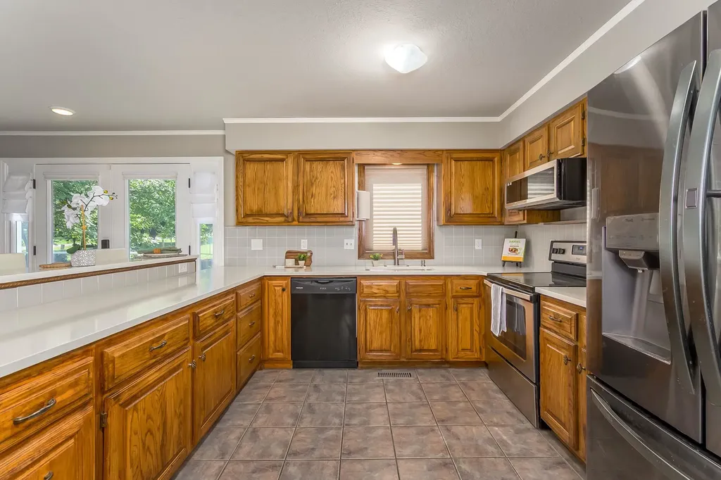 925 S Honeybrook Lane Derby KS 67037-3621