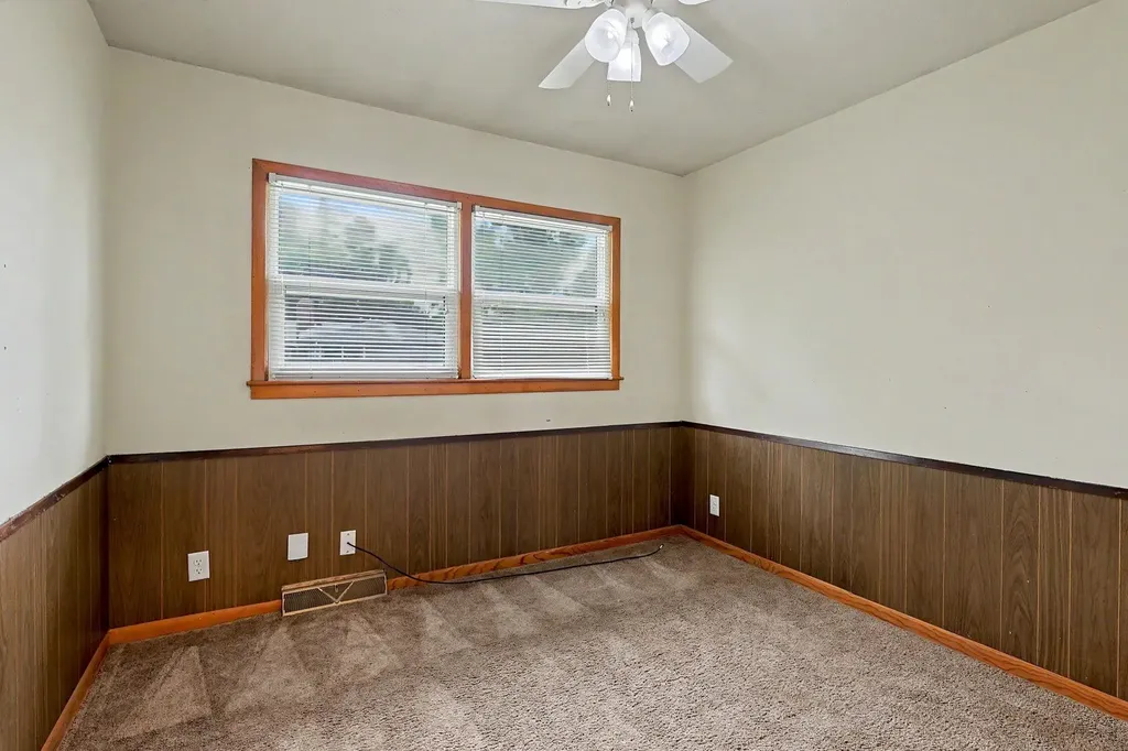 2027 W Manhattan Drive Wichita KS 67204