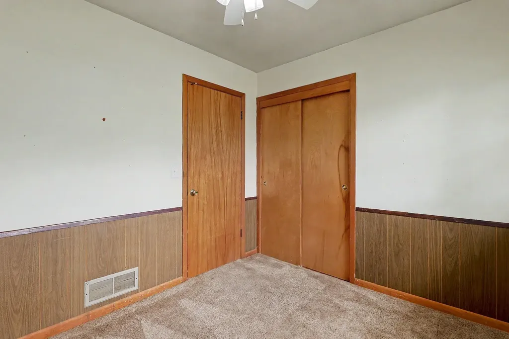 2027 W Manhattan Drive Wichita KS 67204