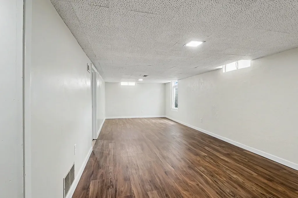 2027 W Manhattan Drive Wichita KS 67204