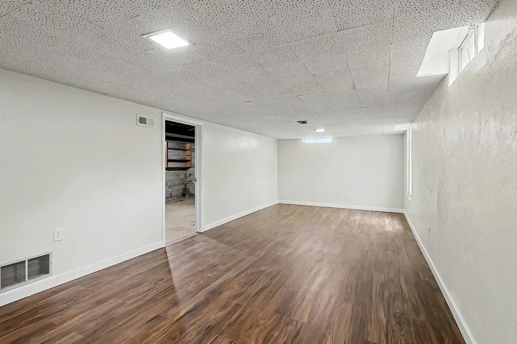2027 W Manhattan Drive Wichita KS 67204