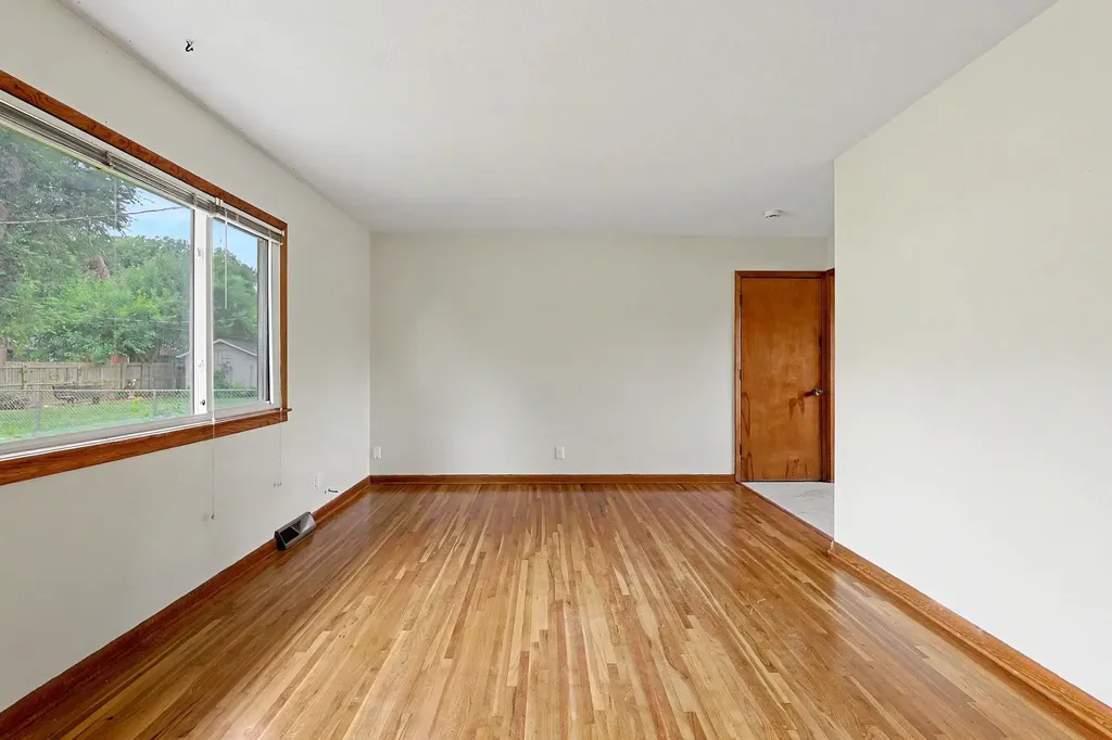 2027 W Manhattan Drive Wichita KS 67204