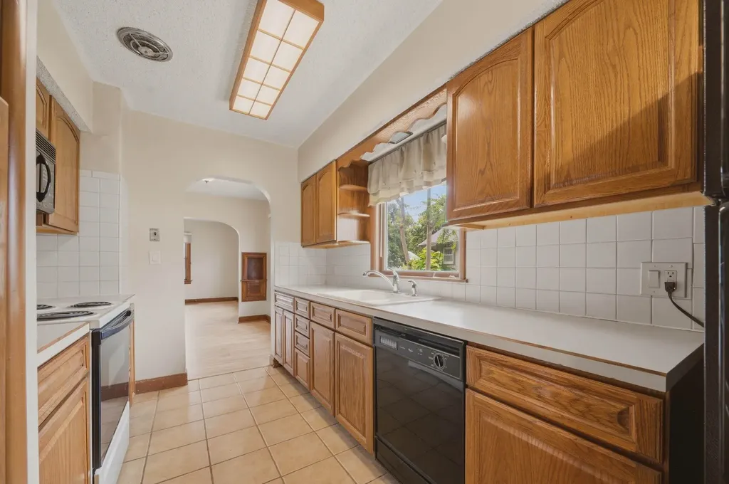 1617 W Mccormick Wichita KS 67213