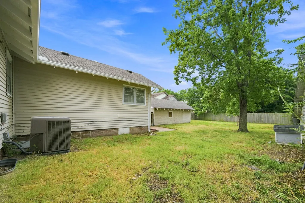1617 W Mccormick Wichita KS 67213
